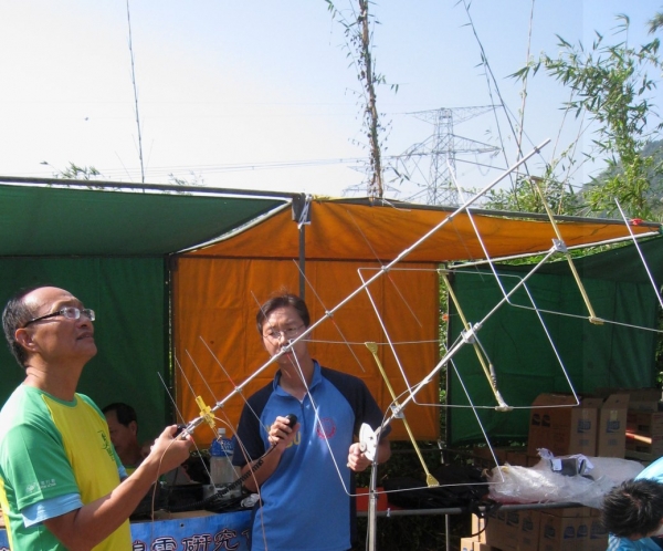 0-0 HO68-2010-11--07-bbq vbu-.jpg