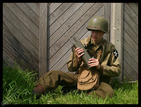 Us_WWII_Light_Radioman_by_DonYakov.jpg