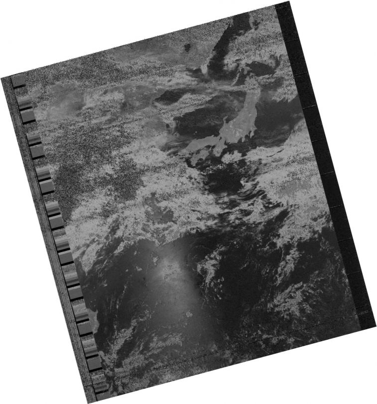 04260519_Blk_Wht.jpg